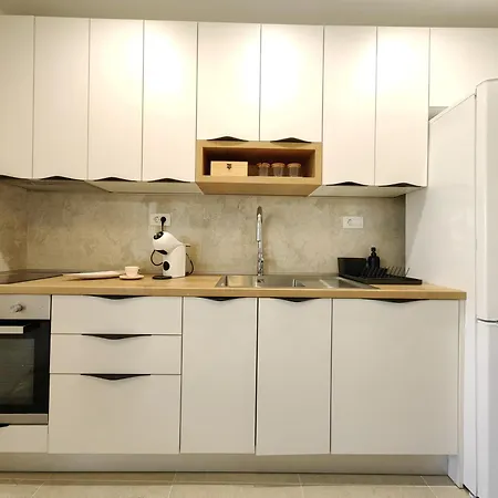 Nearby & Palace شقة *